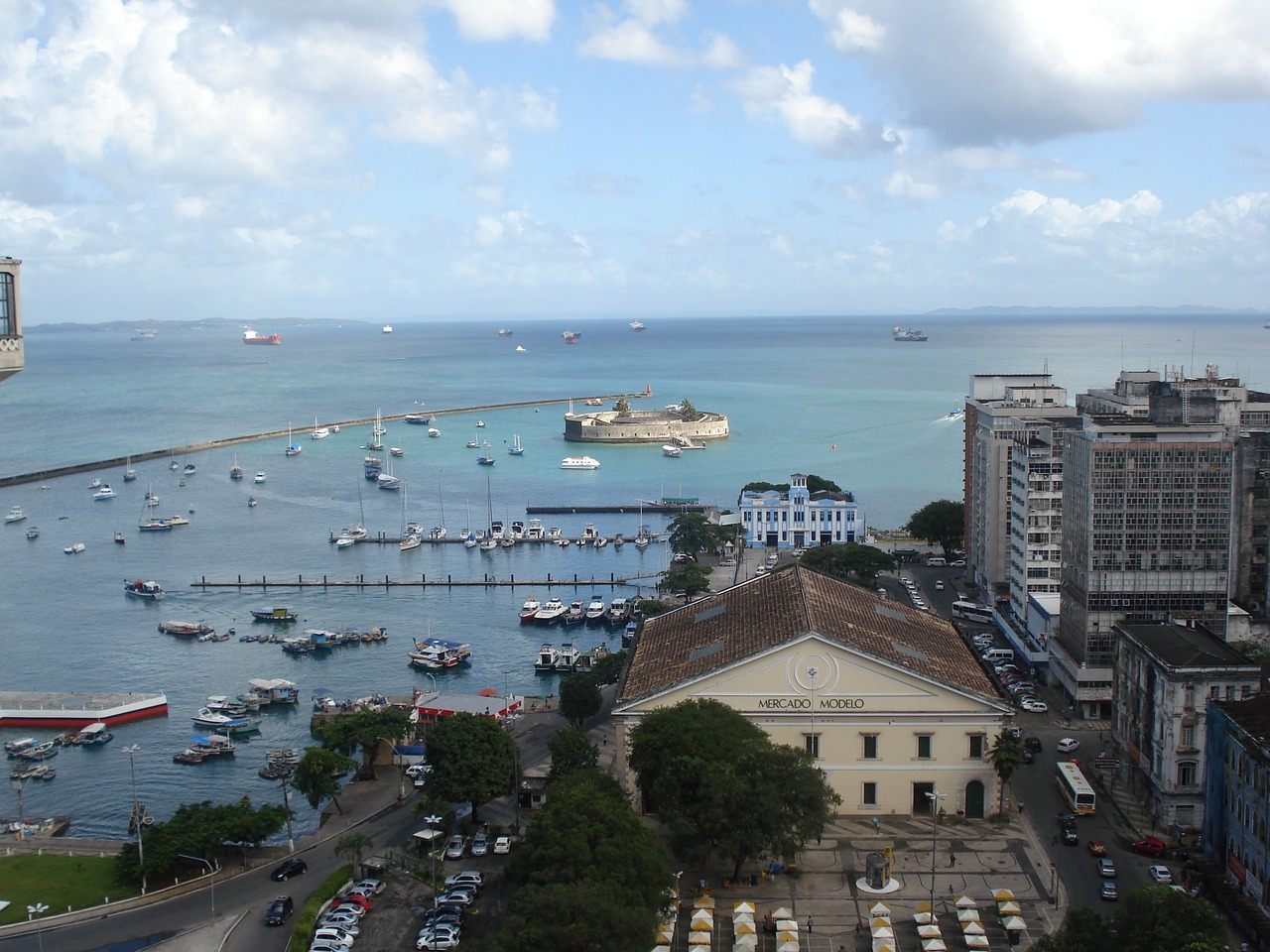 pelorinho-salvador-de-bahia-gf1d9b3923_1280